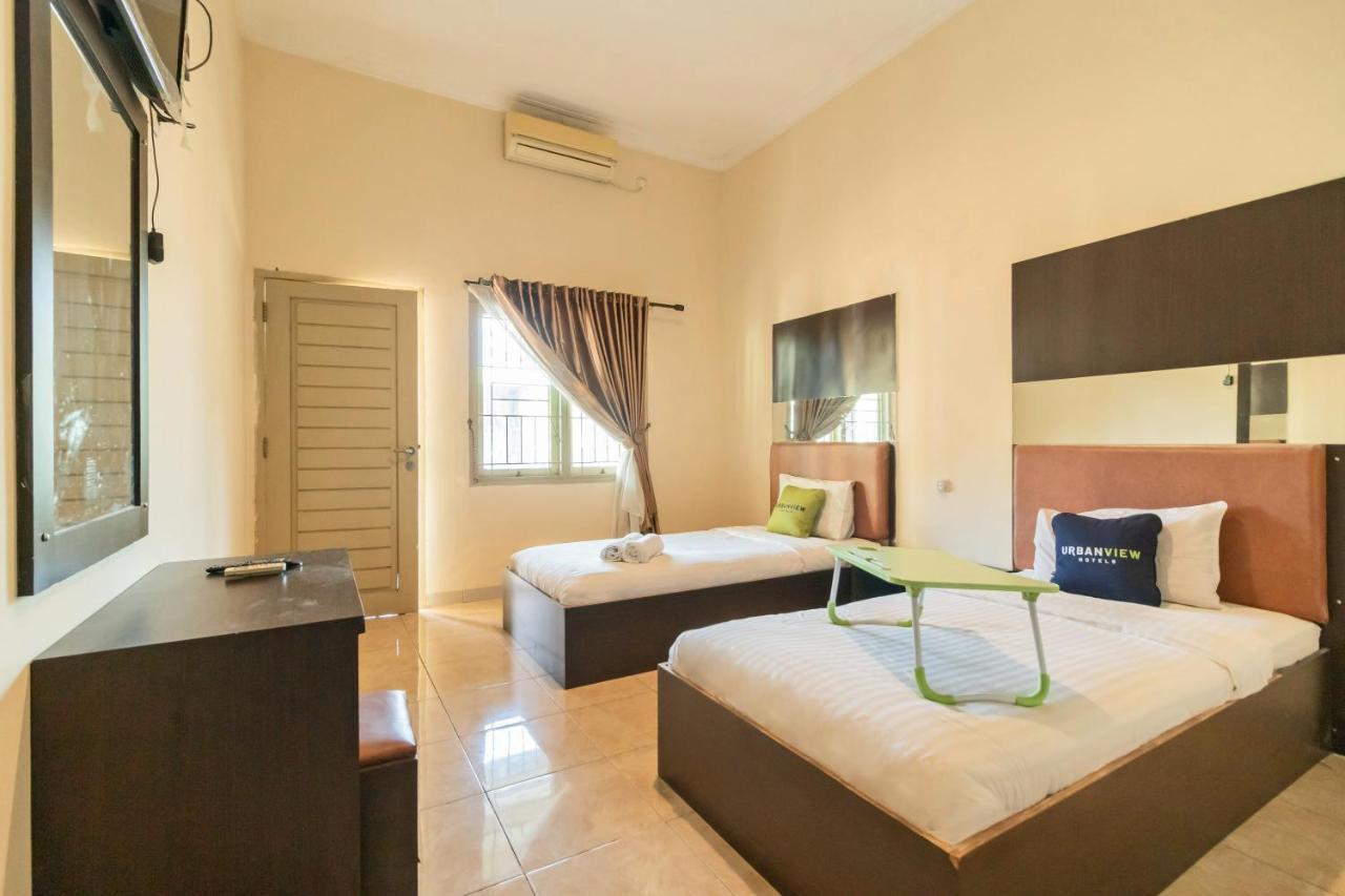 Urbanview Hotel Nugraha Palembang By Reddoorz ภายนอก รูปภาพ