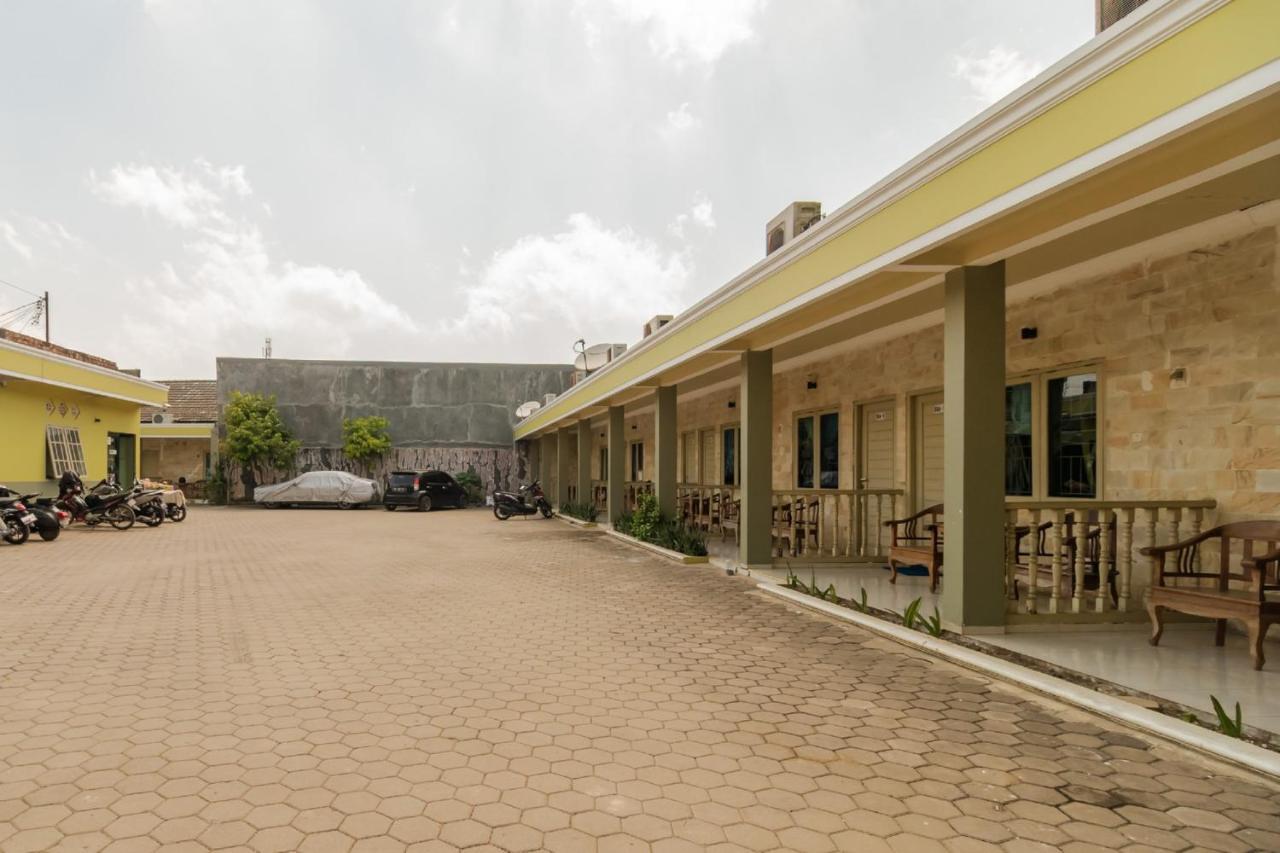 Urbanview Hotel Nugraha Palembang By Reddoorz ภายนอก รูปภาพ
