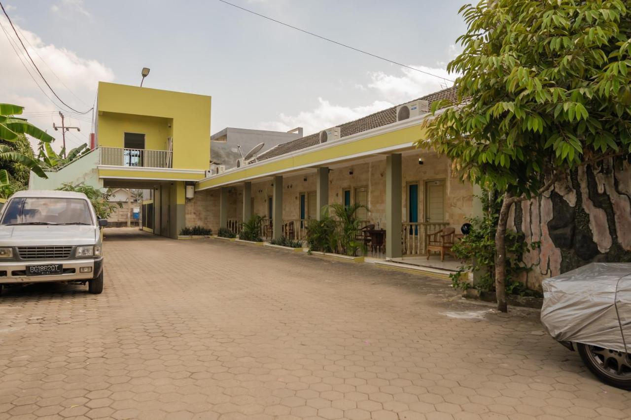Urbanview Hotel Nugraha Palembang By Reddoorz ภายนอก รูปภาพ