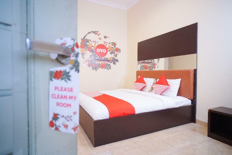 Urbanview Hotel Nugraha Palembang By Reddoorz ภายนอก รูปภาพ