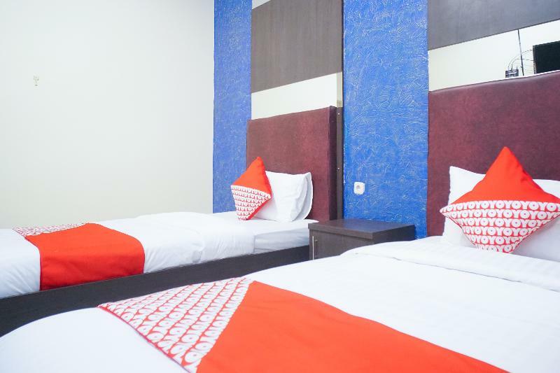 Urbanview Hotel Nugraha Palembang By Reddoorz ภายนอก รูปภาพ